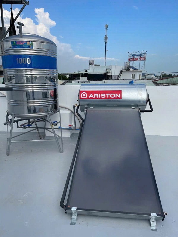 Máy nước nóng năng lượng mặt trời tấm phẳng Ariston 150L Máy nước nóng năng lượng mặt trời tấm phẳng Ariston 150L