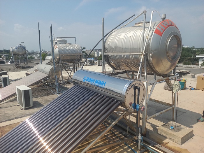 Lắp hoàn thiện Máy nước nóng mặt trời Bình Minh Lắp hoàn thiện Máy nước nóng mặt trời Bình Minh