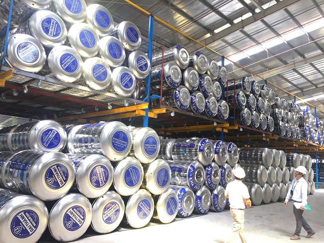 Bồn nước inox Đại Thành tại kho nhà máy Long An Bồn nước inox Đại Thành tại kho nhà máy Long An