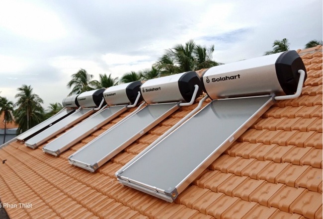 Máy nước nóng tấm phẳng chịu áp SOLAHART 150L  và 180L tại Biệt thự cáo Quận 2 Máy nước nóng tấm phẳng chịu áp SOLAHART 150L  và 180L tại Biệt thự cáo Quận 2