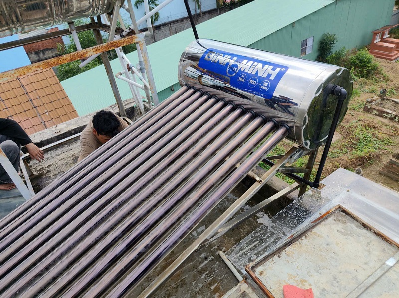 Bàn giao Bình Bảo Ôn 120L - 12 ống Bàn giao Bình Bảo Ôn 120L - 12 ống