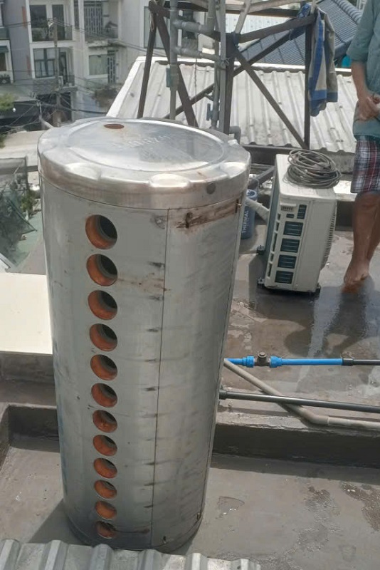 Máy NLMT 130L bị chảy nước tại Gò Vấp Máy NLMT 130L bị chảy nước tại Gò Vấp