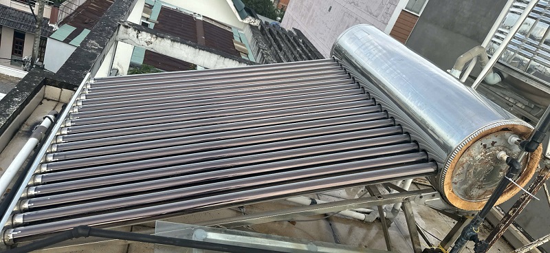 Bình bảo ôn Cũ 18 ống F58 bị thủng Bình bảo ôn Cũ 18 ống F58 bị thủng