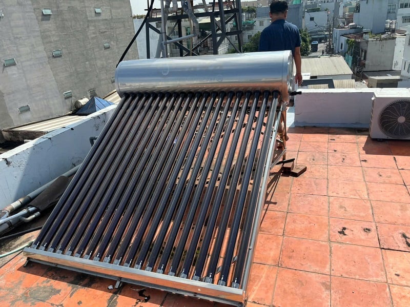 Bình bảo ôn Cũ bị rò rỉ nước Bình bảo ôn Cũ bị rò rỉ nước