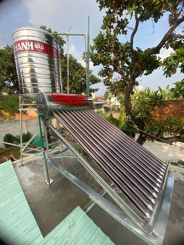 Máy nước nóng mặt trời Đại Thành 130L -12 ống F58 Máy nước nóng mặt trời Đại Thành 130L -12 ống F58