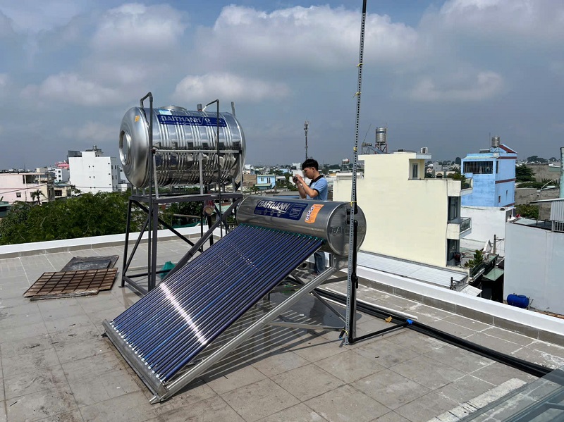 Bộ Máy nước nóng mặt trời Đại Thành 180L-18 ống f58 Bộ Máy nước nóng mặt trời Đại Thành 180L-18 ống f58
