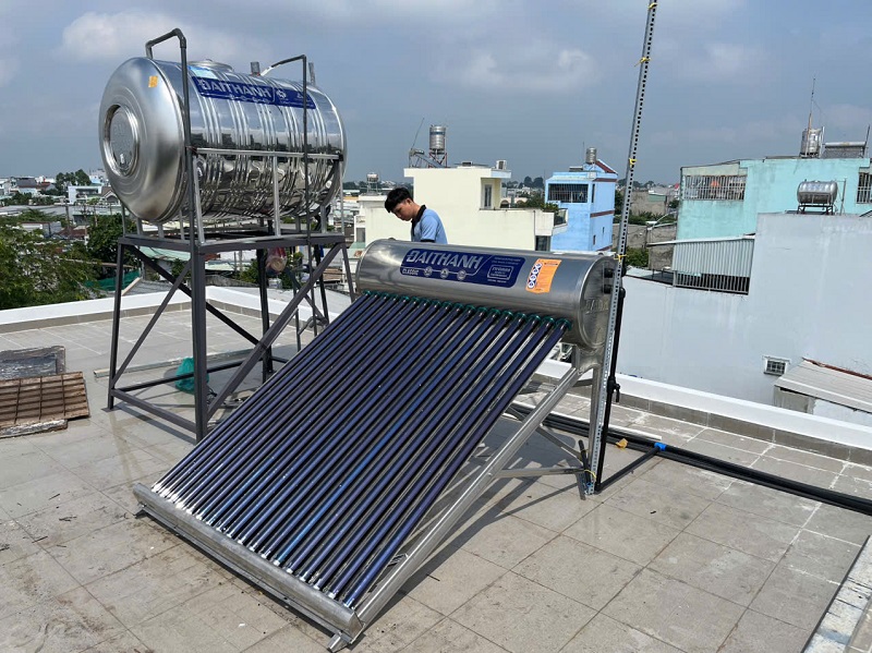 Bộ Máy nước nóng mặt trời Đại Thành 180L-18 ống f58 Bộ Máy nước nóng mặt trời Đại Thành 180L-18 ống f58