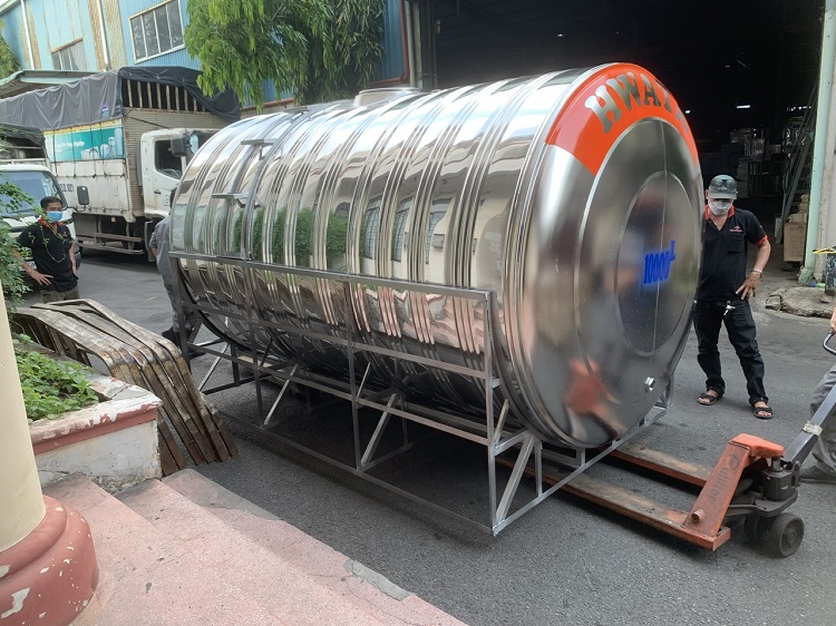 Bồn inox 10,000L Ngang Hwata trước khi giao hàng Bồn inox 10,000L Ngang Hwata trước khi giao hàng