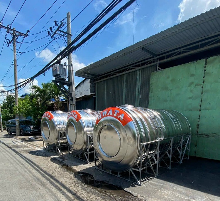 Bồn inox 10,000L Ngang Hwata cho nhà xưởng Bồn inox 10,000L Ngang Hwata cho nhà xưởng