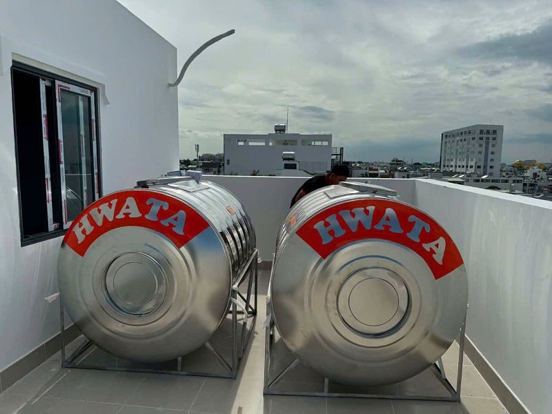 Giao hàng Bồn nước inox Hwata 1500L Giao hàng Bồn nước inox Hwata 1500L