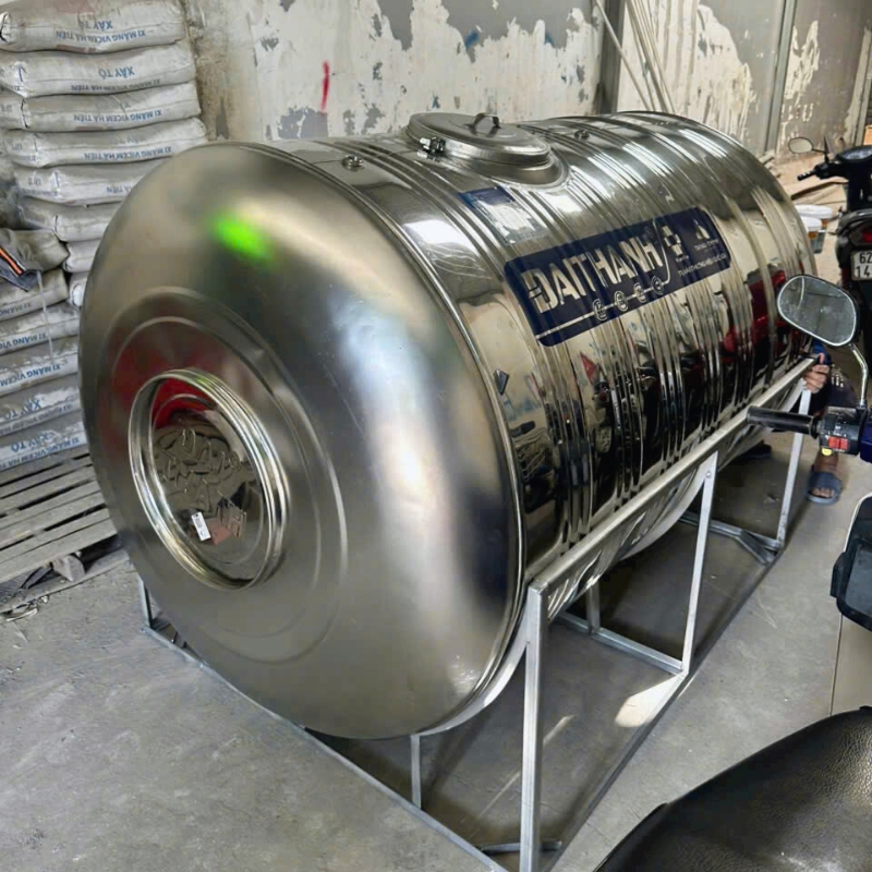 Giao Bồn nước inox Đại Thành 2000L Ngang cho Gia Đình Giao Bồn nước inox Đại Thành 2000L Ngang cho Gia Đình