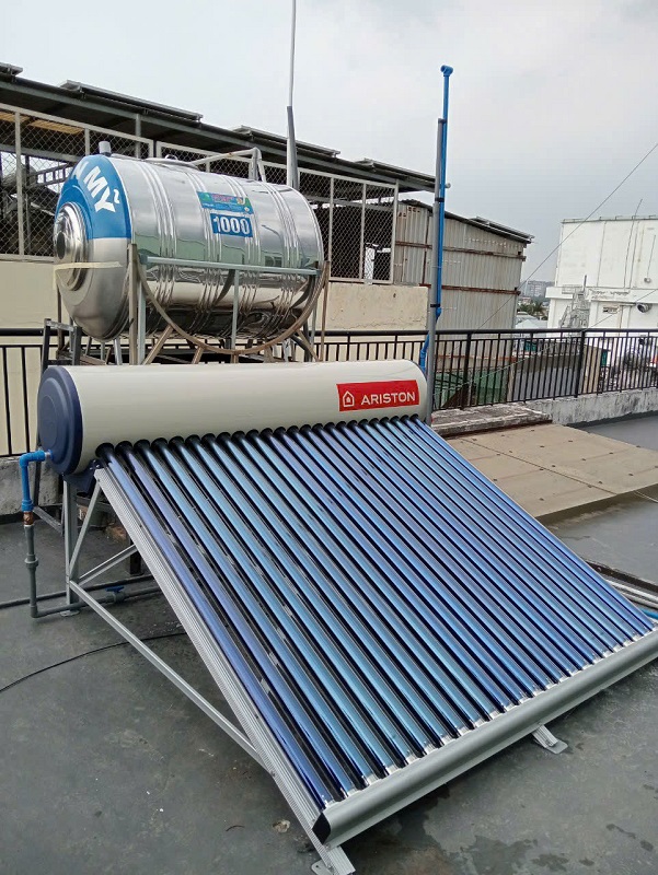 Máy nước nóng mặt trời Ariston 250L dạng ống thủy tinh Máy nước nóng mặt trời Ariston 250L dạng ống thủy tinh