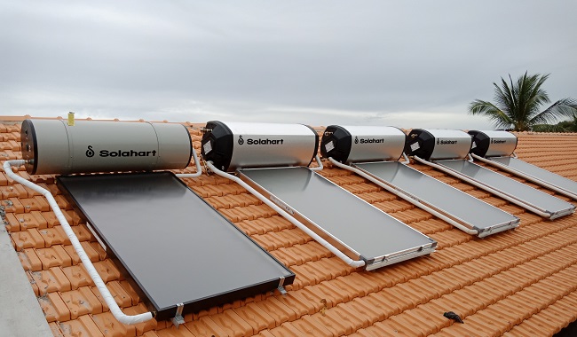 Máy nước nóng năng lượng mặt trời Solahart trên mái nghiêng