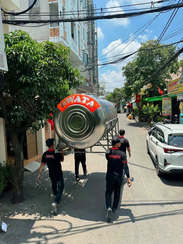 Giao hàng Bồn nước inox Hwata 1500L Giao hàng Bồn nước inox Hwata 1500L