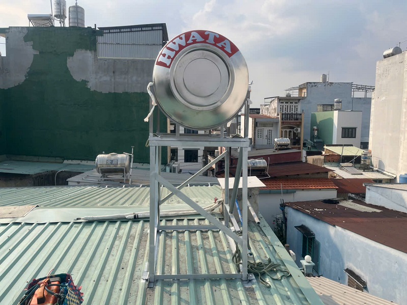 Hàn chân Bồn nước Cao 1 Mét trên mái tôn Hàn chân Bồn nước Cao 1 Mét trên mái tôn