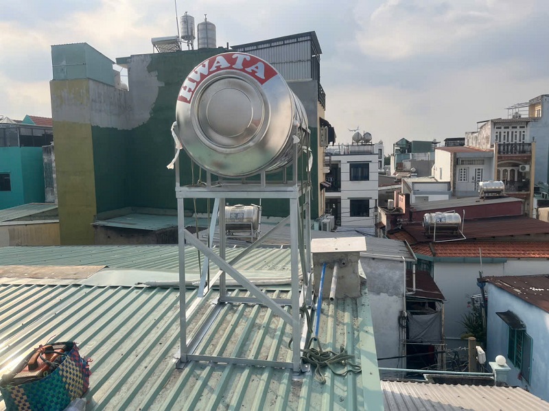 Hàn chân Bồn nước trên mái tôn tại Quận 12 Hàn chân Bồn nước trên mái tôn tại Quận 12