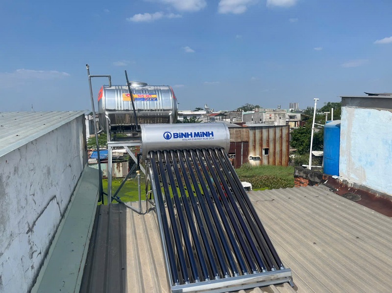 Lắp đặt trọn gói máy nước nóng mặt trời Giá rẻ Lắp đặt trọn gói máy nước nóng mặt trời Giá rẻ