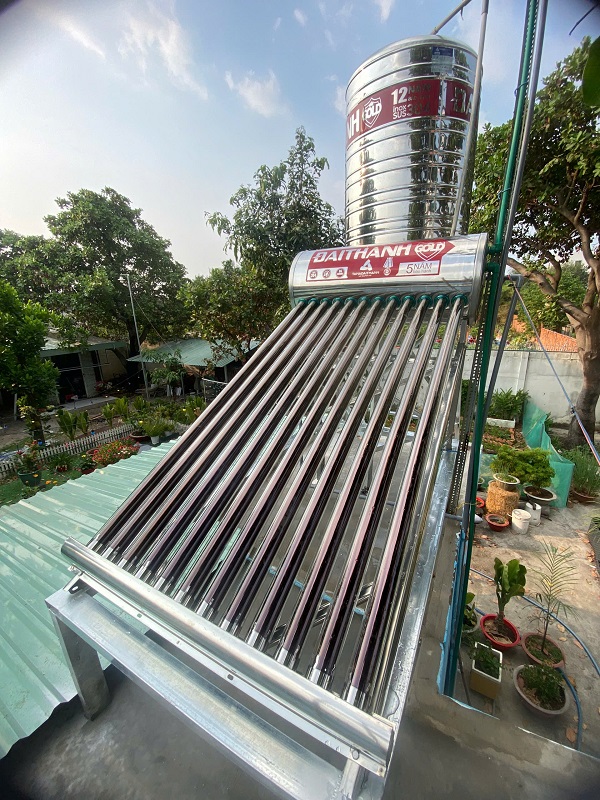 Hoàn thiện Bộ máy nước nóng NLMT Đại Thành Hoàn thiện Bộ máy nước nóng NLMT Đại Thành