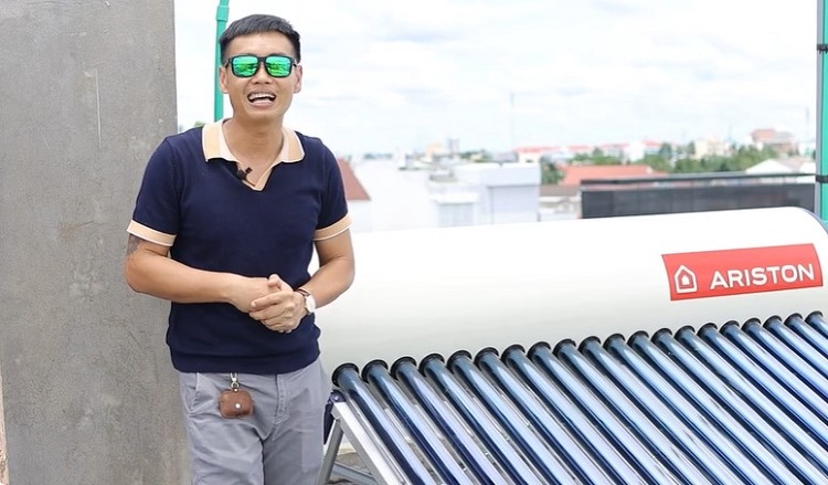 Kiểm tra và bàn giao Máy nước nóng Ariston Kiểm tra và bàn giao Máy nước nóng Ariston