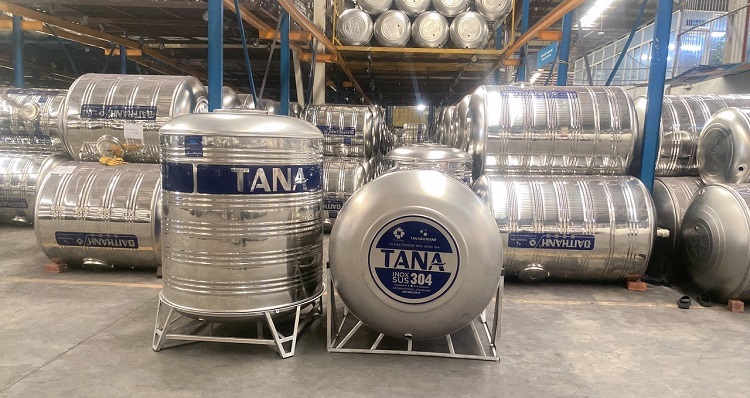 Bồn nước công nghiệp Tân Á Đại Thành tại nhà máy sản xuất Long An Bồn nước công nghiệp Tân Á Đại Thành tại nhà máy sản xuất Long An