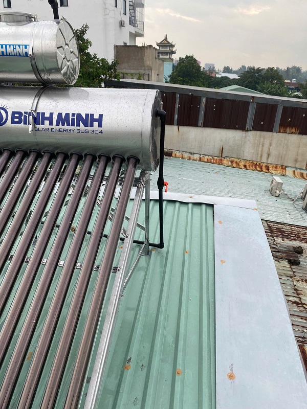 Lắp Bồn phụ Máy nước nóng mặt trời Bình Minh 130L Lắp Bồn phụ Máy nước nóng mặt trời Bình Minh 130L