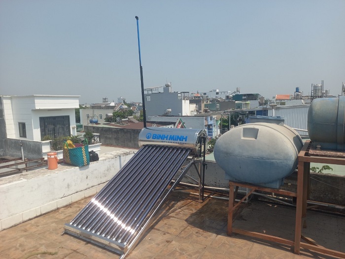 Máy nước nóng năng lượng mặt trời lắp trên mặt sàn Máy nước nóng năng lượng mặt trời lắp trên mặt sàn