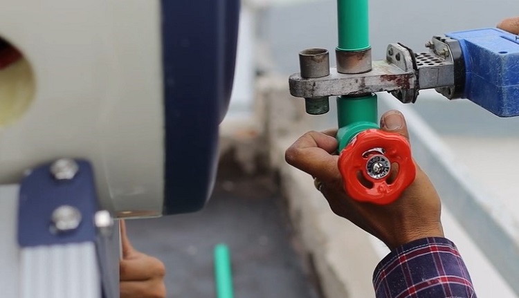 Lắp ống nóng PPR Chiều Máy nước nóng NLMT Aritston Lắp ống nóng PPR Chiều Máy nước nóng NLMT Aritston