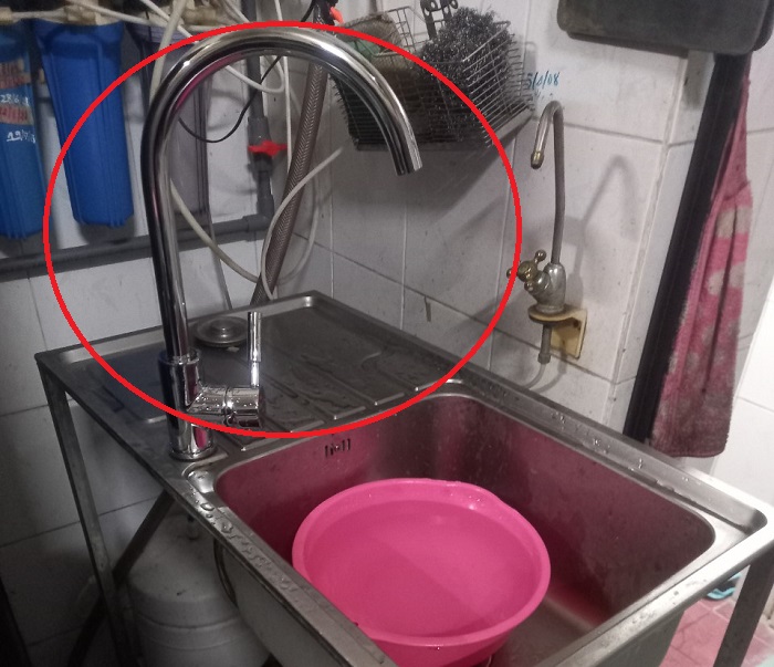 Lắp vòi rửa chén nóng lạnh cao cấp Lắp vòi rửa chén nóng lạnh cao cấp