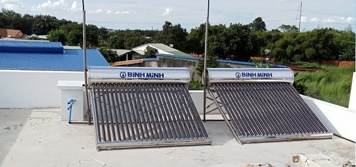 Máy nước nóng năng lượng mặt trời Bình Minh trên mặt sàn Máy nước nóng năng lượng mặt trời Bình Minh trên mặt sàn