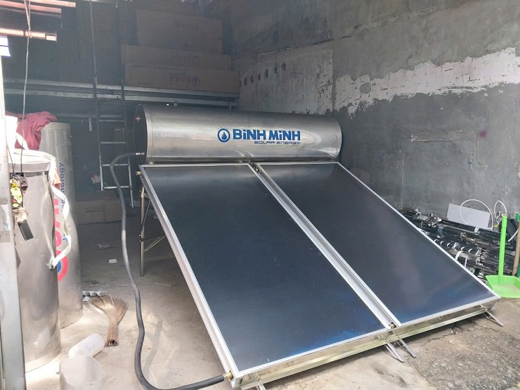 Máy nước nóng mặt trời Bình Minh dạng tấm lắp tại Hồ Chí Minh Máy nước nóng mặt trời Bình Minh dạng tấm lắp tại Hồ Chí Minh