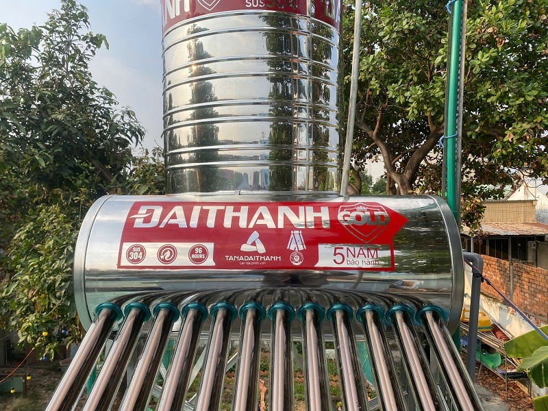 Máy nước nóng mặt trời Đại Thành 130L -12 ống F58 Máy nước nóng mặt trời Đại Thành 130L -12 ống F58