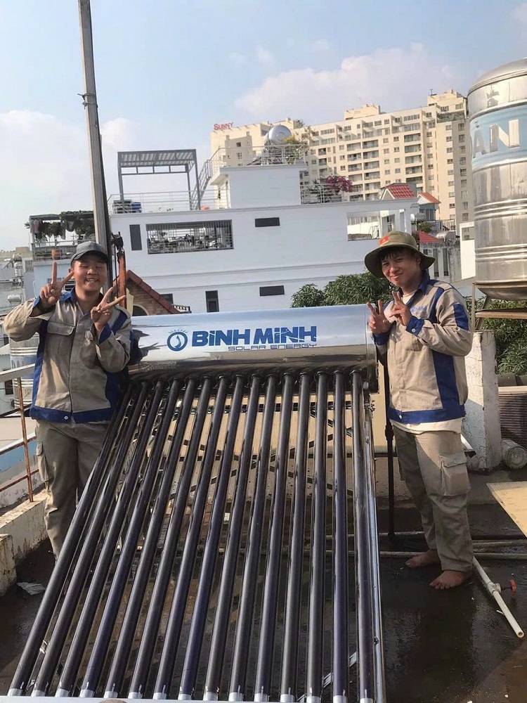 Lắp máy nước nóng Bình Minh trên mặt sàn Lắp máy nước nóng Bình Minh trên mặt sàn