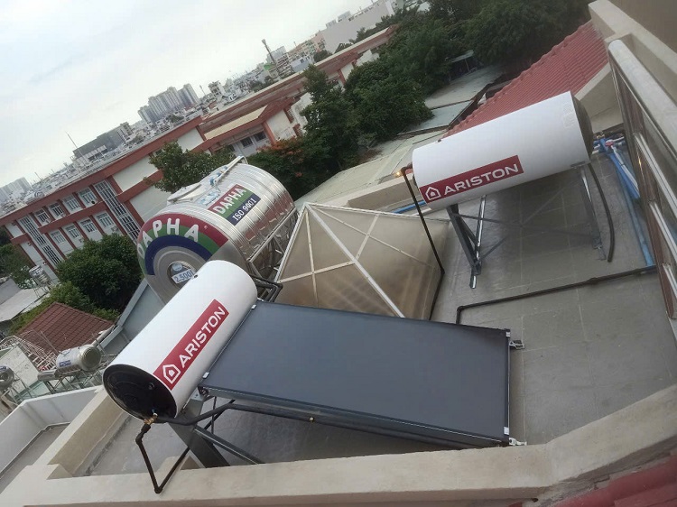 Máy nước nóng mặt trời Ariston dạng tấm phẳng nhập khẩu Nam Phi Máy nước nóng mặt trời Ariston dạng tấm phẳng nhập khẩu Nam Phi