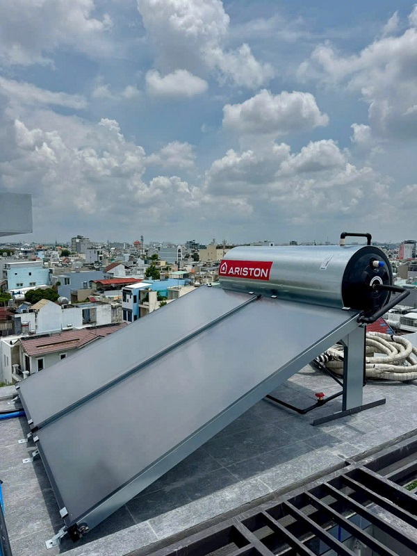 Máy nước nóng năng lượng mặt trời tấm phẳng Ariston 300L Máy nước nóng năng lượng mặt trời tấm phẳng Ariston 300L