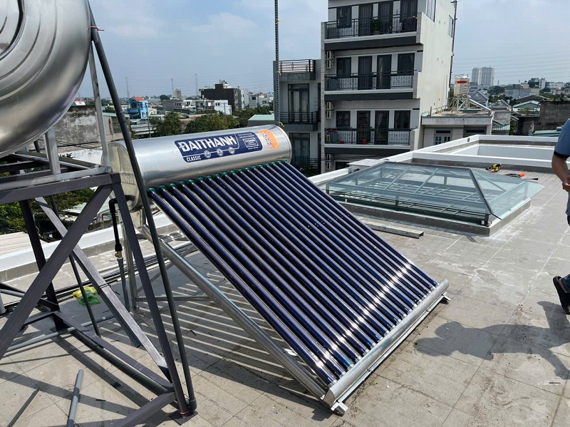 Hoàn thiện Máy nước nóng mặt trời Đại Thành 180L-18 ống f58 Hoàn thiện Máy nước nóng mặt trời Đại Thành 180L-18 ống f58