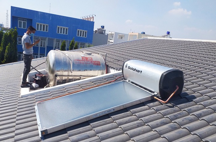 Máy nước nóng Solahart 180L lắp trên mặt sàn tại TP Hồ Chí Minh Máy nước nóng Solahart 180L lắp trên mặt sàn tại TP Hồ Chí Minh