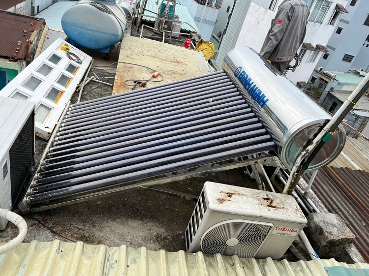 Hoàn thiện Máy nước nóng mặt trời Bình Minh Gò Vấp Hoàn thiện Máy nước nóng mặt trời Bình Minh Gò Vấp