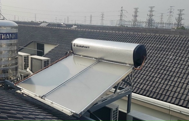 Lắp máy nước nóng Solahart trên mái nghiêng, mái tôn, mái ngói An Toàn