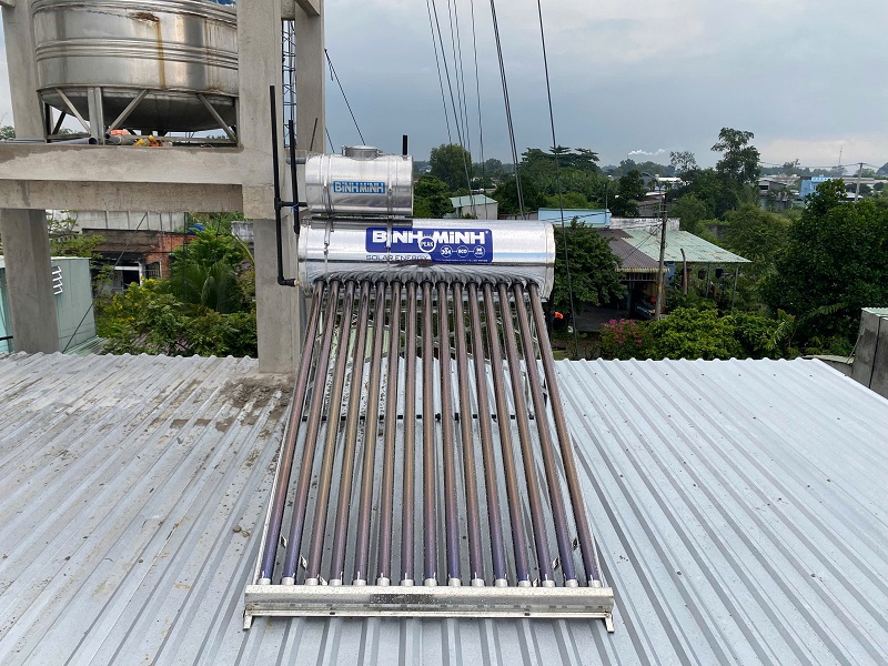 Hoàn thiện Máy nước nóng mặt trời Bình Minh 160L và Bồn Phụ Hoàn thiện Máy nước nóng mặt trời Bình Minh 160L và Bồn Phụ