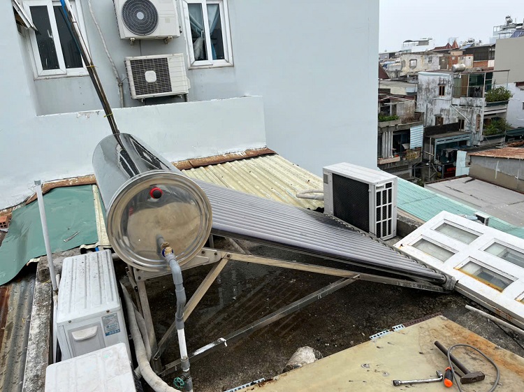 Hoàn thiện Máy nước nóng mặt trời Bình Minh Gò Vấp Hoàn thiện Máy nước nóng mặt trời Bình Minh Gò Vấp