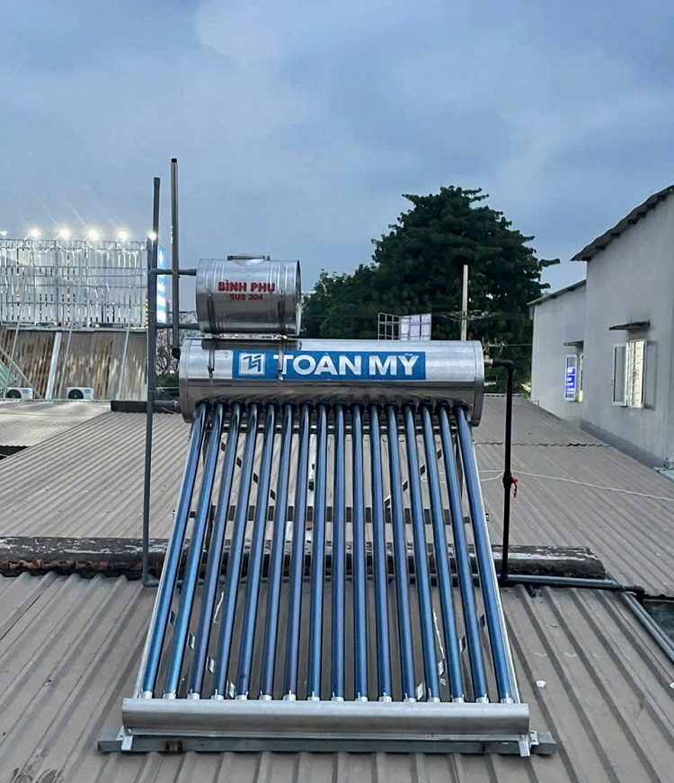 Năng lượng mặt trời Toàn Mỹ trên mái tôn Năng lượng mặt trời Toàn Mỹ trên mái tôn