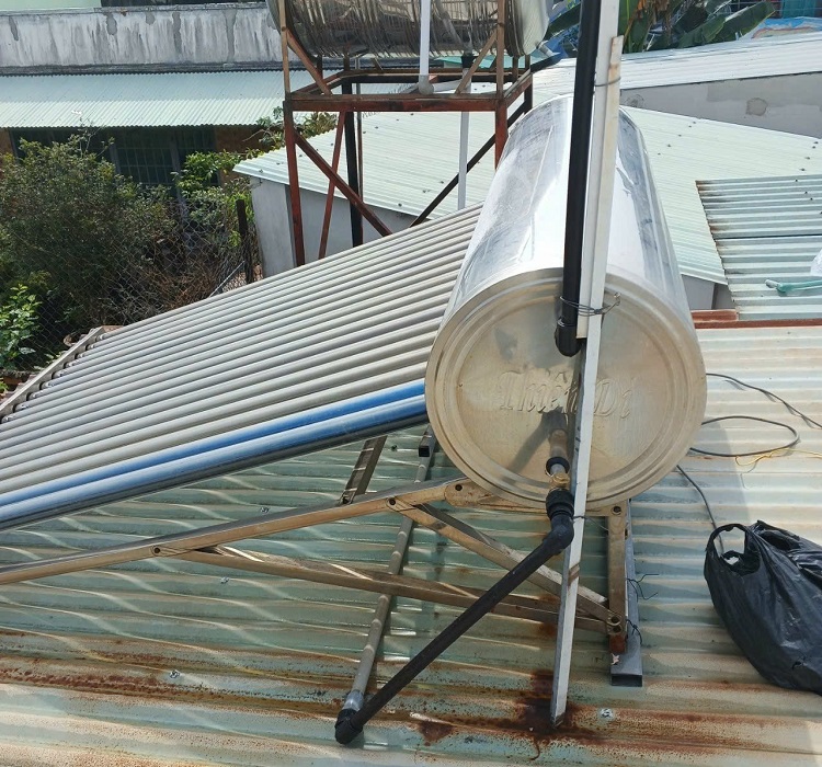 Thay Bình Bảo Ôn Máy nước nóng NLMT Thay Bình Bảo Ôn Máy nước nóng NLMT