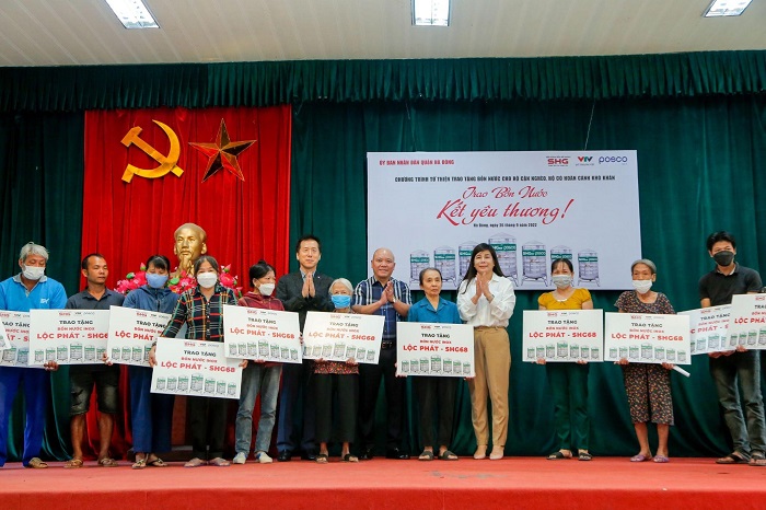 Lễ trao tặng Bồn nước inox Lộc Phát Lễ trao tặng Bồn nước inox Lộc Phát