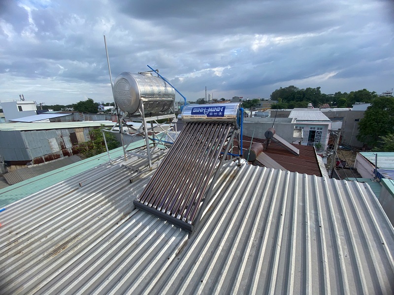 Thay Bình Bảo Ôn Máy nước nóng 12 ống Bình Minh Thay Bình Bảo Ôn Máy nước nóng 12 ống Bình Minh