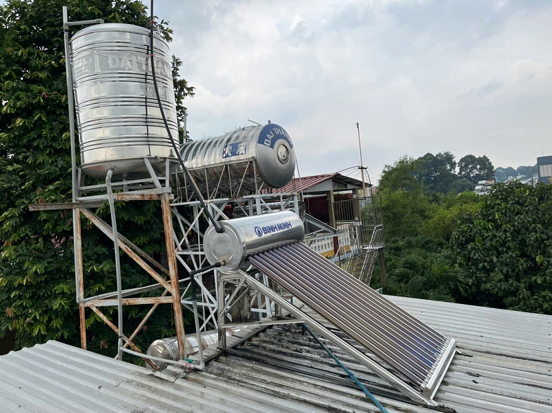 Thay Mới Máy nước nóng NLMT Bình Minh 120L-12 ống F58 Thay Mới Máy nước nóng NLMT Bình Minh 120L-12 ống F58