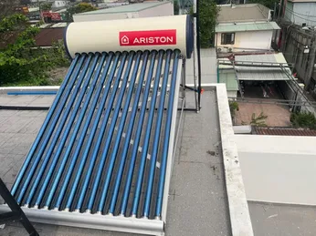 Tháo cũ lắp mới năng lượng mặt trời Ariston 160L từ A-Z