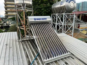 Lắp đặt Máy nước nóng năng lượng mặt trời Bình Minh 120L tại Quận 12