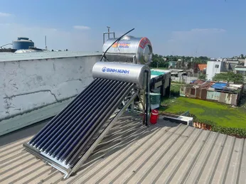Lắp đặt trọn bộ máy nước nóng mặt trời giá rẻ An toàn Chuyên nghiệp