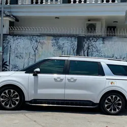 Cho thuê xe dài hạn Carnival có tài