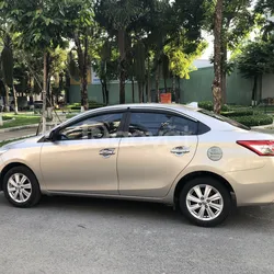 Cho thuê xe dài hạn có tài 4 chỗ Vios